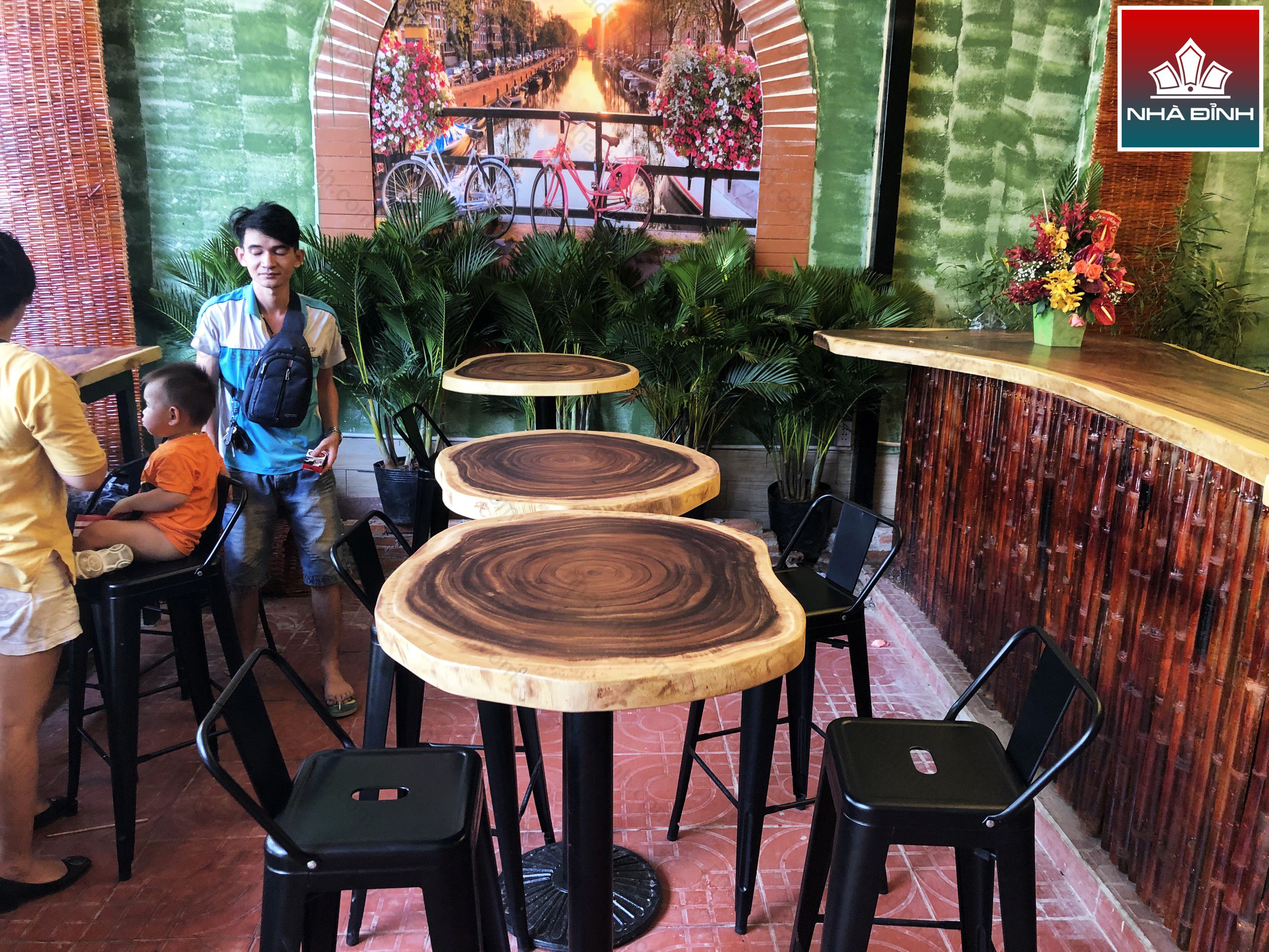 Bàn Cafe Nguyên Tấm