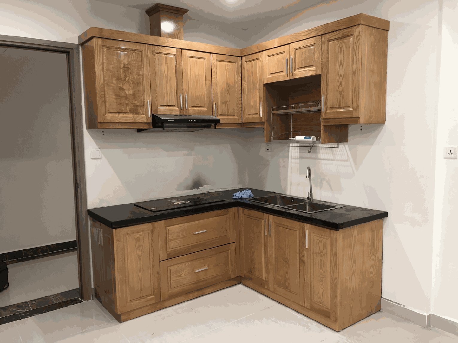 Thi Công Tủ Bếp Gỗ Sồi TPHCM