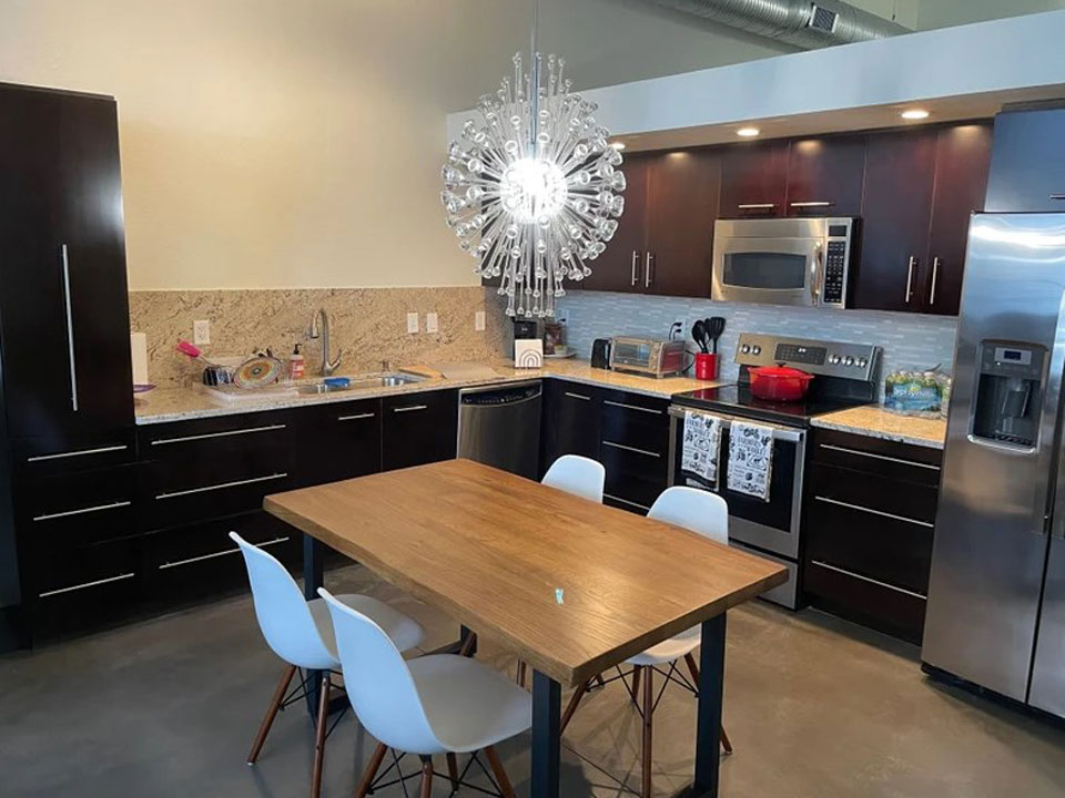 thi công nội thất phòng ăn gỗ sồi