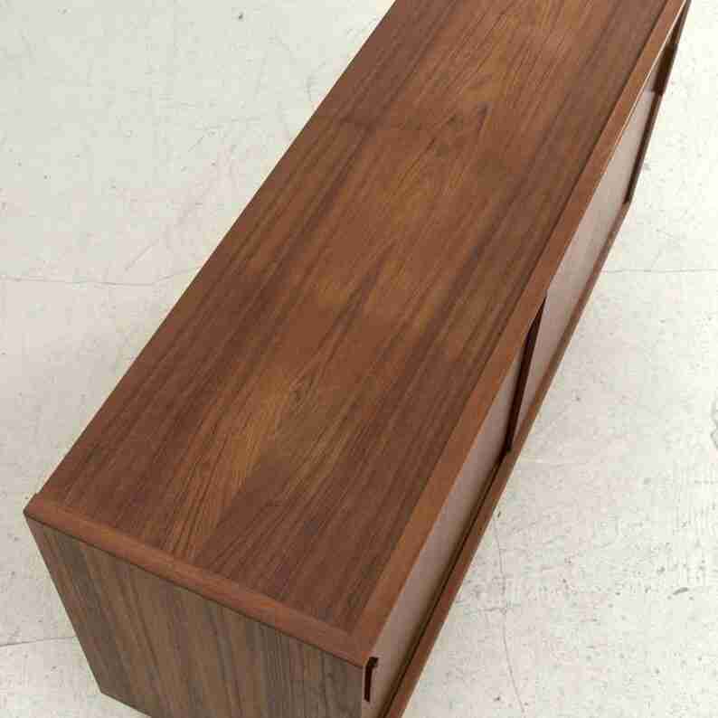 ke-tivi-go-soi-oak-cao-75-rong-126-sau-40-cm-4363