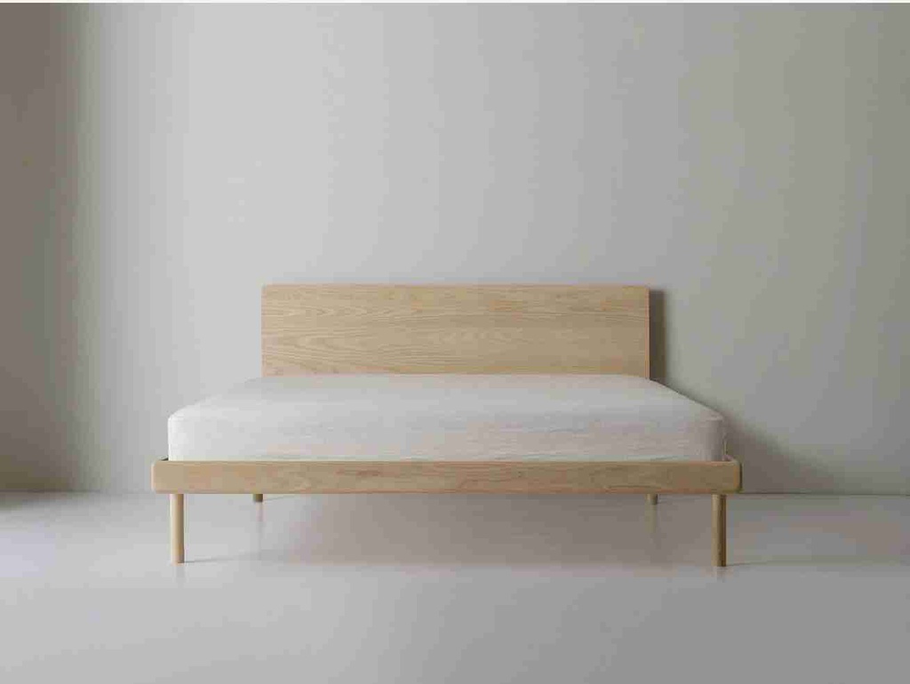 giuong-go-tan-bi-dai-200-rong-145-cao-32-cm-5215