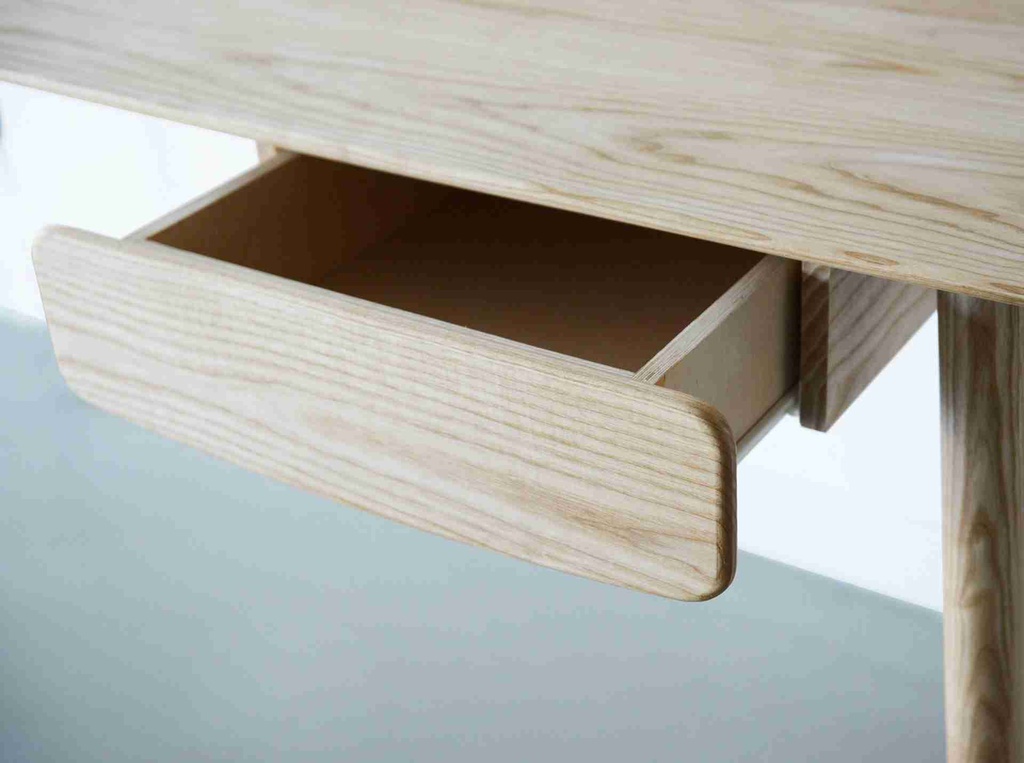 ban-lam-viec-go-tan-bi-ash-cao-76-rong-128-sau-58-cm-5261