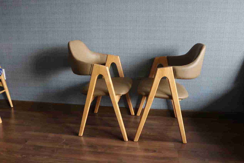 ghe-go-emma-rong-490-sau-520-cao-770-mm-7418